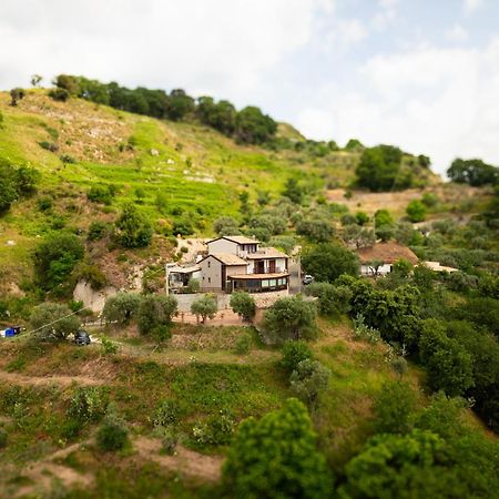 Отель Locanda Degli Ulivi Mammola Экстерьер фото